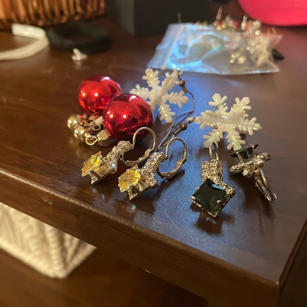 Christmas earring bundle!!❄️🎄🎅